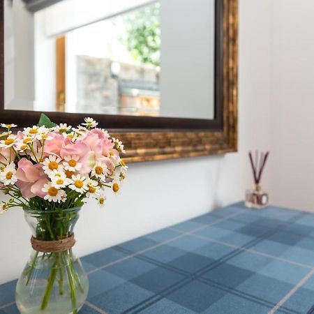 בלאטר Dormie Cottage, Lovely Bright And Spacious Bungalow With Wood Fire מראה חיצוני תמונה