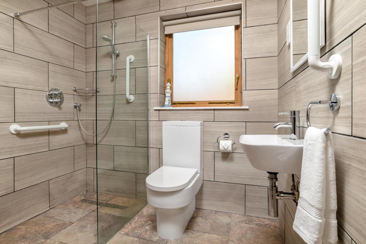 בלאטר Dormie Cottage, Lovely Bright And Spacious Bungalow With Wood Fire מראה חיצוני תמונה
