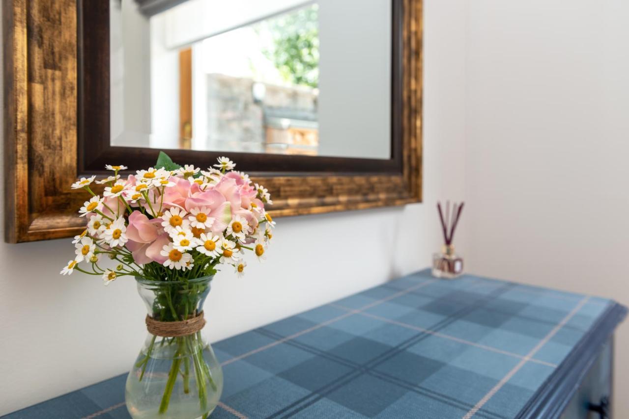 בלאטר Dormie Cottage, Lovely Bright And Spacious Bungalow With Wood Fire מראה חיצוני תמונה